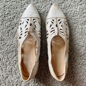 Fidji Genuine Leather Metallic Silver Laser Cut Pointed Toe Slip-On Flats 41/11